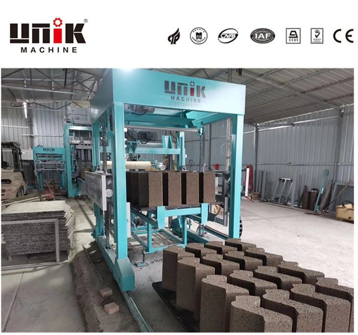 Mesin Pembuat Blok Interlocking Hydraform